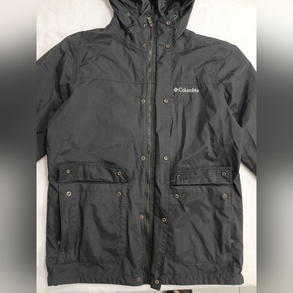 Columbia Omni-Tech Black Hooded Waterproof Rain Jacket Size M - Picture 3 of 10